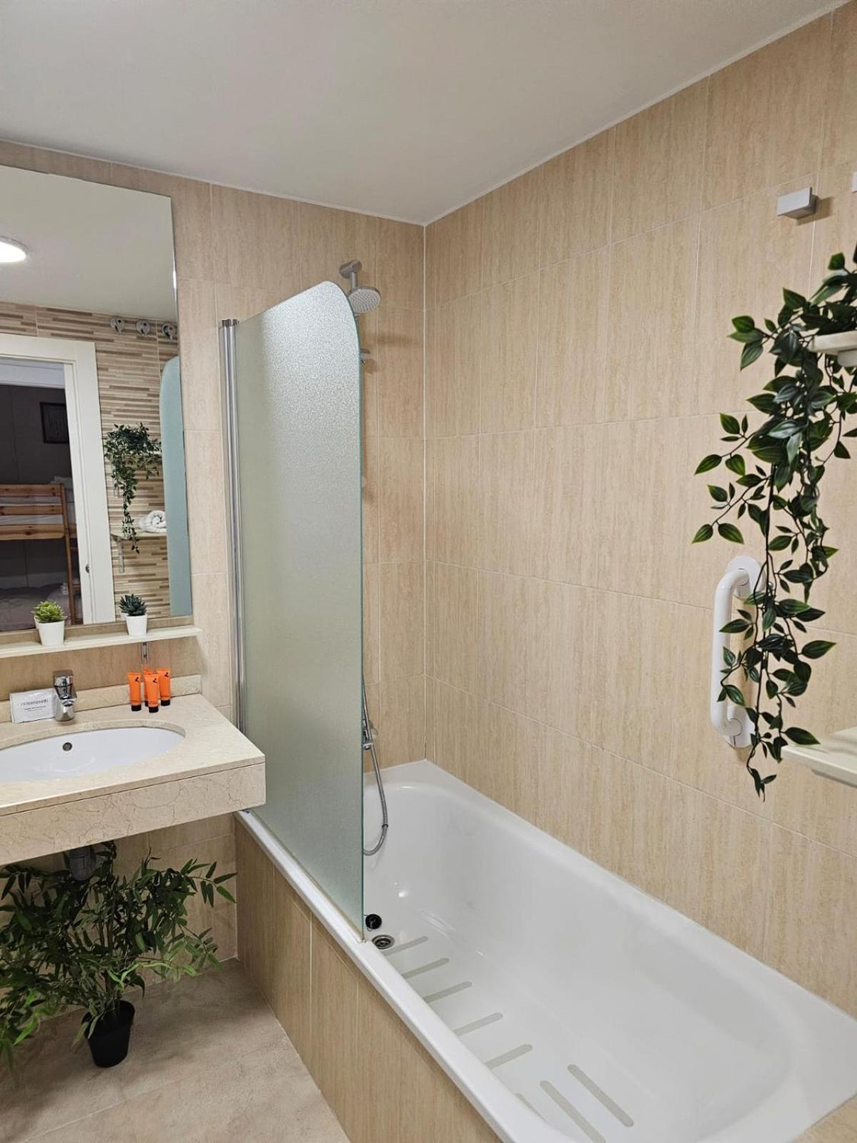 Imeda Apartamento Monte Oiz I-Ii เซียร์ราเนบาดา ภายนอก รูปภาพ